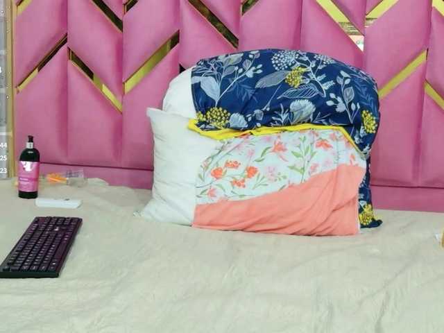 collegepawglovedaddy live cam on BongaCams