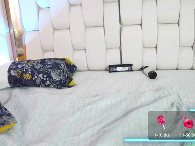 collegepawglovedaddy live cam on BongaCams