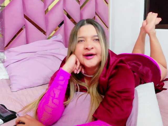 collegepawglovedaddy live cam on BongaCams