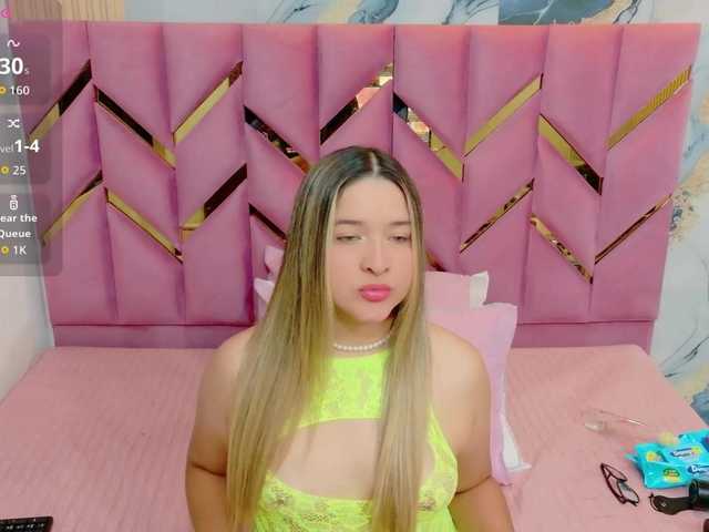 collegepawglovedaddy live cam on BongaCams