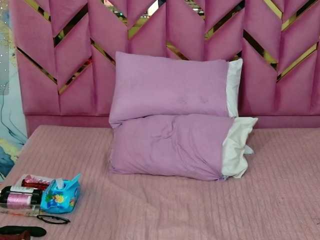 collegepawglovedaddy live cam on BongaCams