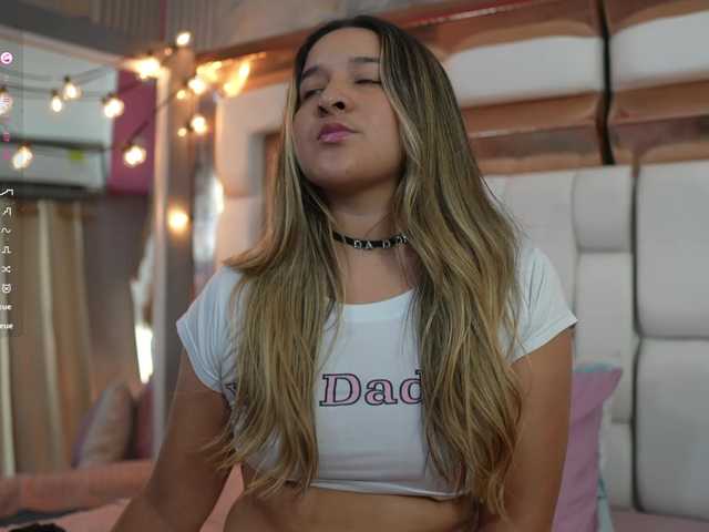 collegepawglovedaddy live cam on BongaCams