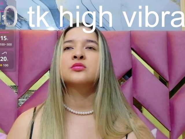 collegepawglovedaddy live cam on BongaCams