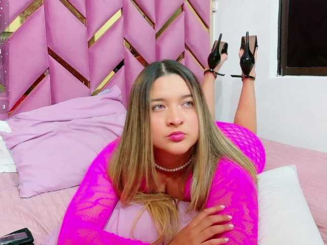 collegepawglovedaddy live cam on BongaCams