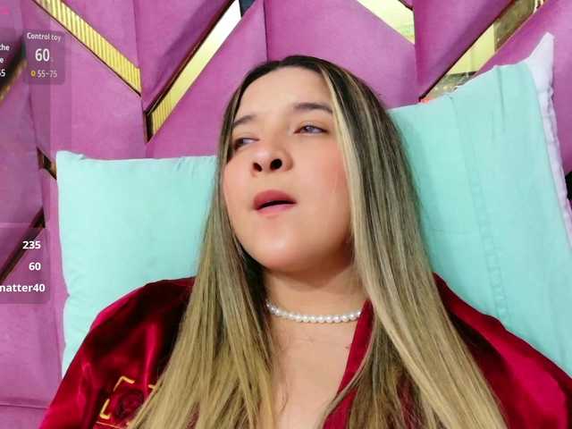 collegepawglovedaddy live cam on BongaCams