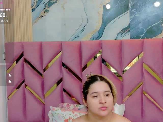 MEGANARIANAA webcam