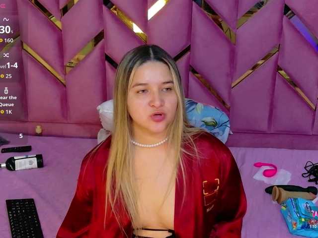 le modèle MEGANARIANAA est en webcam porno dans un show sur le site bongacams, il possède les tags suivants: Latino/Hispanic,Blonde,Trimmed