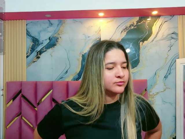 collegepawglovedaddy live cam on BongaCams