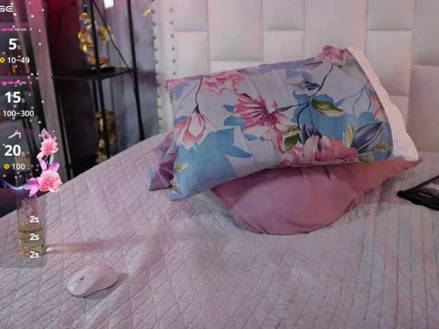 collegepawglovedaddy live cam on BongaCams