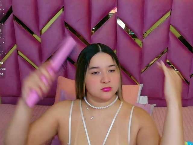 collegepawglovedaddy live cam on BongaCams