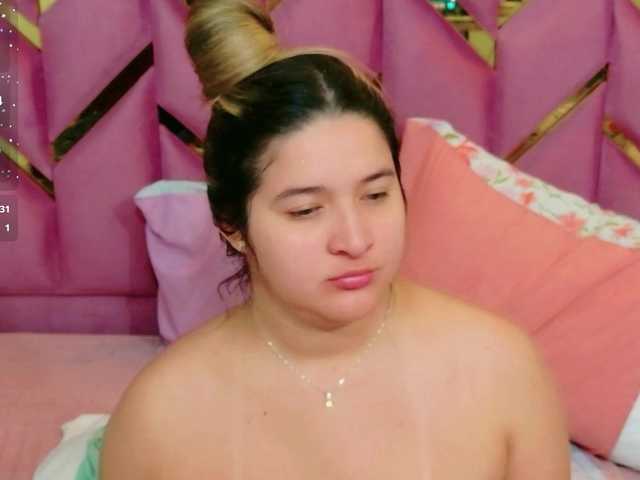 le modèle MEGANARIANAA est en webcam porno dans un show sur le site bongacams, il possède les tags suivants: Latino/Hispanic,Blonde,Trimmed