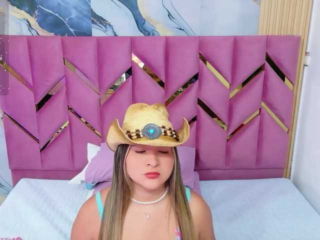 collegepawglovedaddy live cam on BongaCams