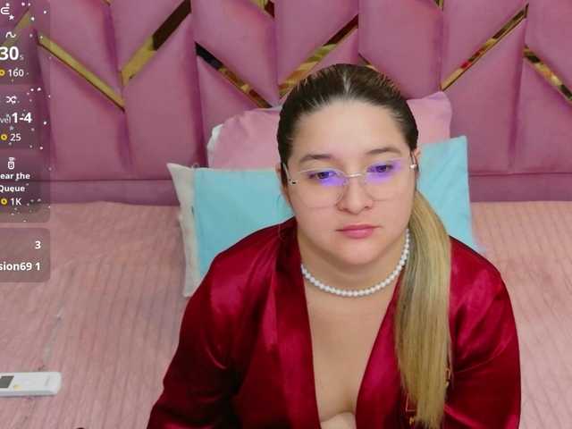 collegepawglovedaddy live cam on BongaCams