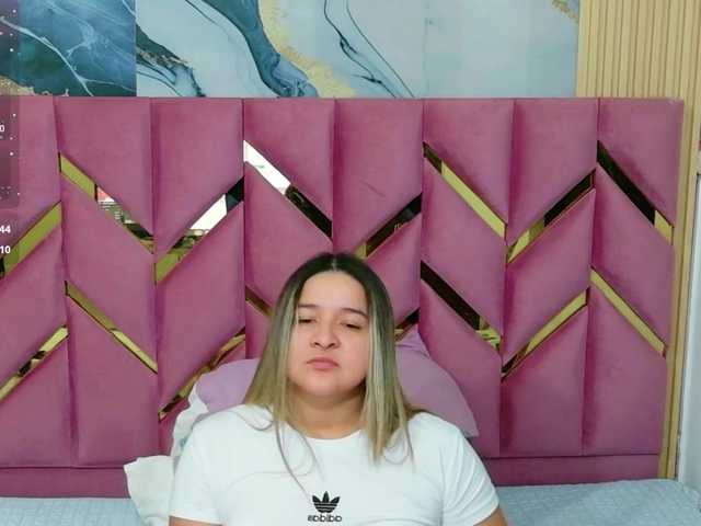 collegepawglovedaddy live cam on BongaCams