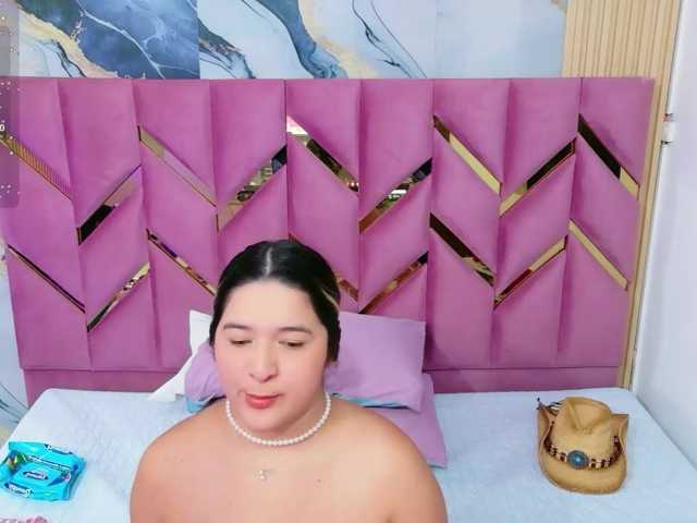 collegepawglovedaddy live cam on BongaCams