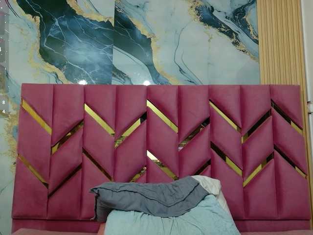MEGANARIANAA live cam preview