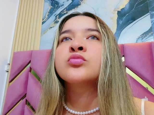 collegepawglovedaddy live cam on BongaCams