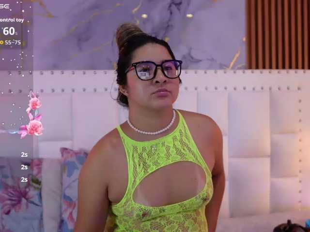 collegepawglovedaddy live cam on BongaCams