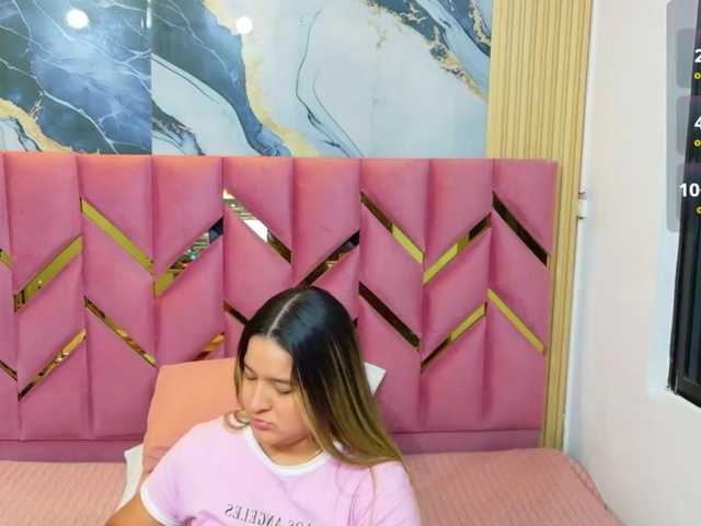 collegepawglovedaddy live cam on BongaCams