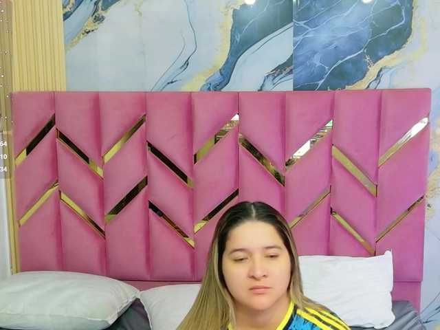 collegepawglovedaddy live cam on BongaCams