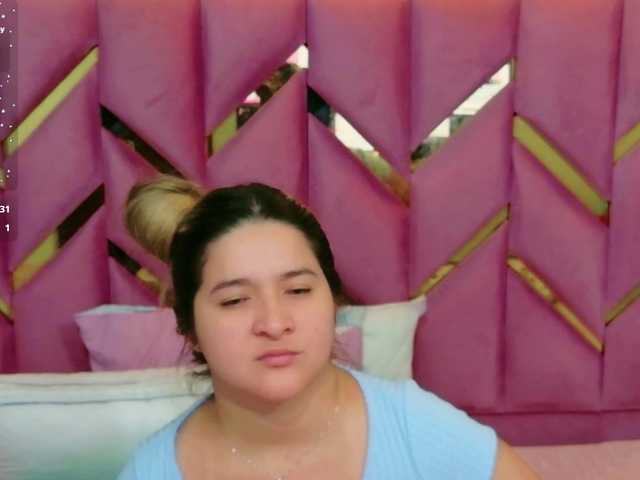 le modèle MEGANARIANAA est en webcam porno dans un show sur le site bongacams, il possède les tags suivants: Latino/Hispanic,Blonde,Trimmed