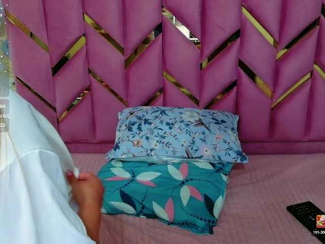 collegepawglovedaddy live cam on BongaCams
