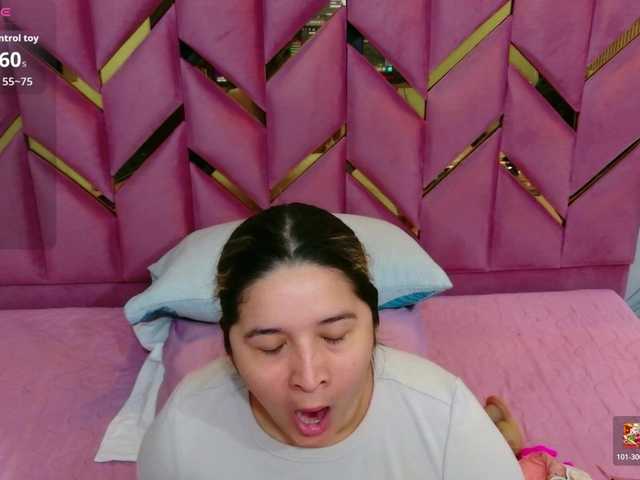 collegepawglovedaddy live cam on BongaCams