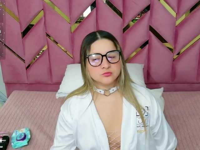 collegepawglovedaddy live cam on BongaCams
