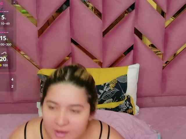 MEGANARIANAA webcam