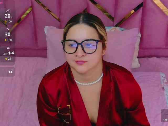 MEGANARIANAA webcam