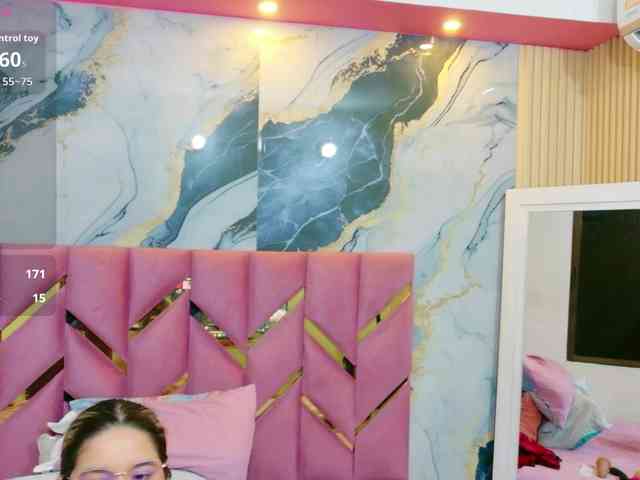 MEGANARIANAA webcam