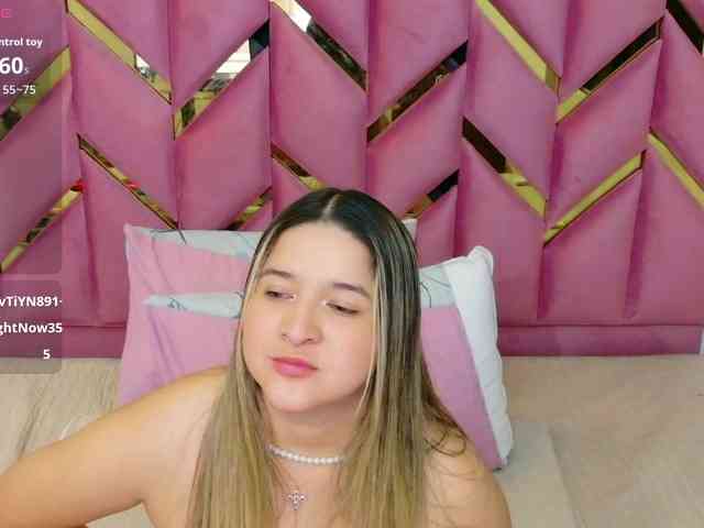 MEGANARIANAA webcam