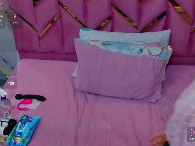 MEGANARIANAA webcam