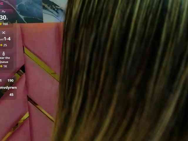 MEGANARIANAA webcam