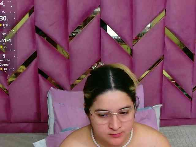 MEGANARIANAA webcam