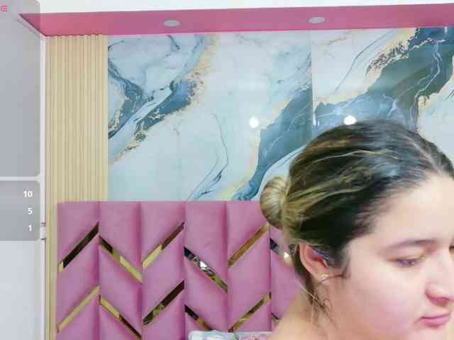 MEGANARIANAA webcam