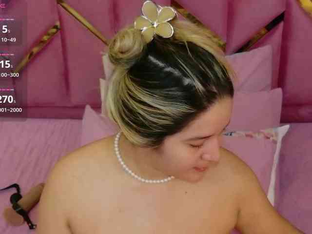 MEGANARIANAA webcam