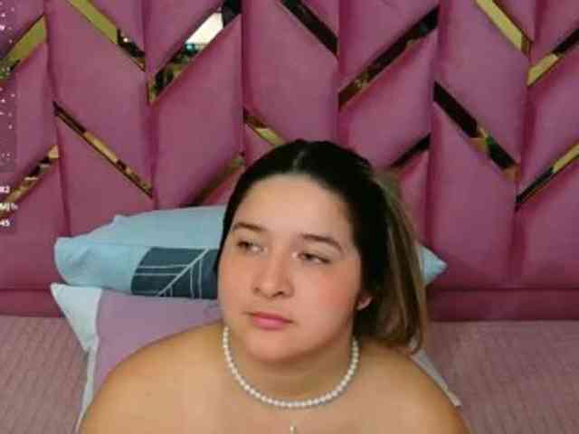 MEGANARIANAA webcam