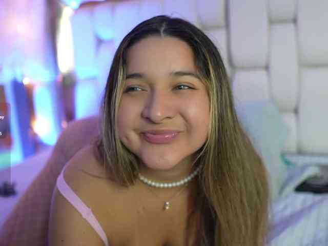 MEGANARIANAA webcam