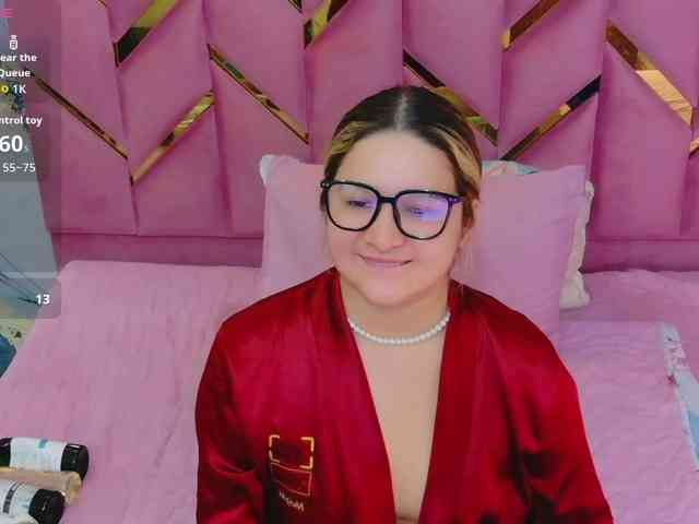 MEGANARIANAA webcam