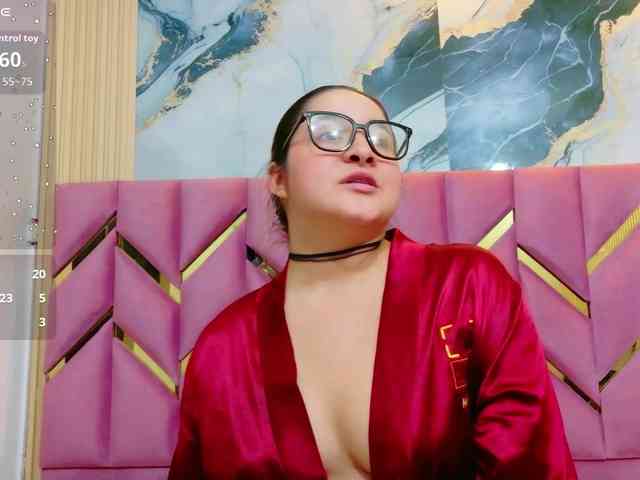 MEGANARIANAA webcam