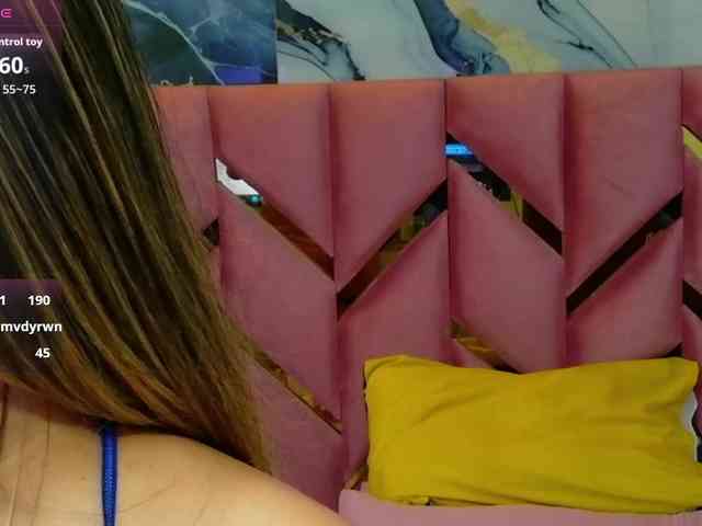 MEGANARIANAA webcam