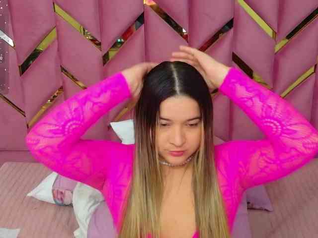 MEGANARIANAA webcam
