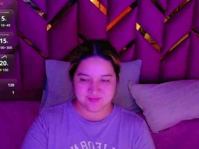 MEGANARIANAA webcam