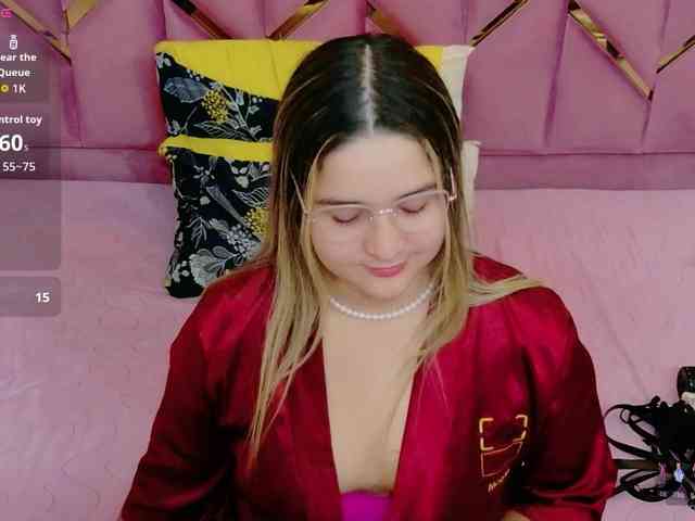 MEGANARIANAA webcam