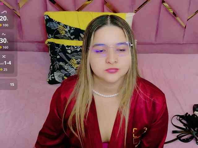 MEGANARIANAA webcam