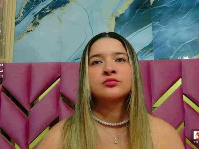 MEGANARIANAA webcam