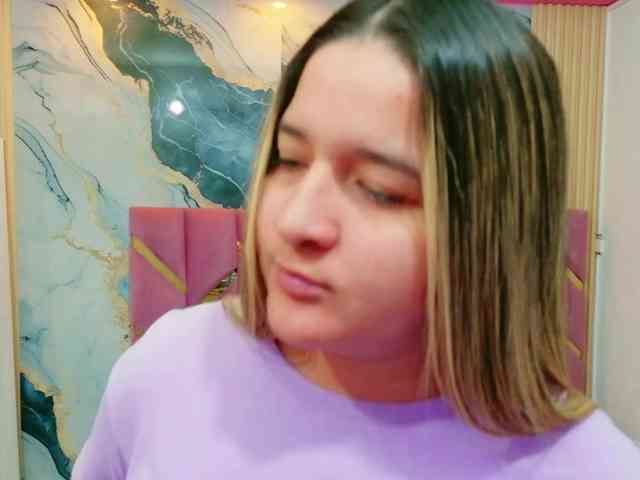 MEGANARIANAA webcam