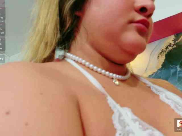 MEGANARIANAA webcam
