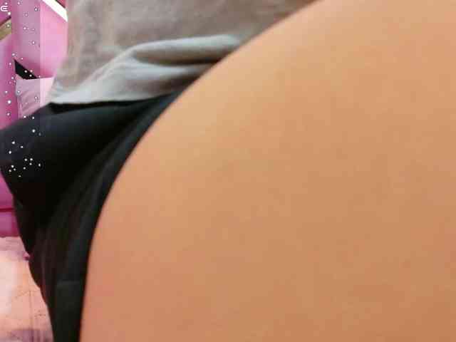 MEGANARIANAA webcam